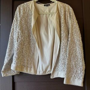 Beautiful Light Jacket from Topshop with Details